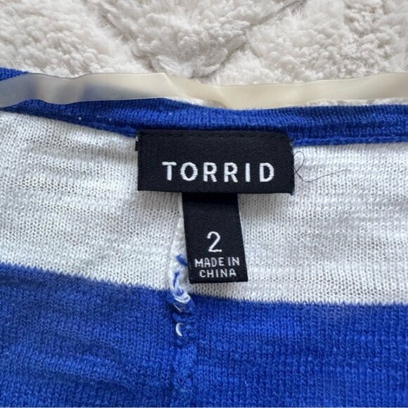Torrid | Blue and White Stripe Ruched Side Pullover | Size 2 - Picture 4 of 8